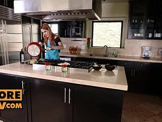 Cuckolding mistress bangs in stockings and femdom.