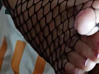 Foot Fetish Couple Fucks Deliciously and Cums on Her Dirty Feet in Close Up with Juanlatino