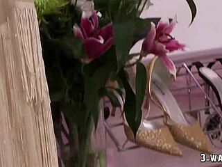 i'm in 3-way with sharon pink and jannet