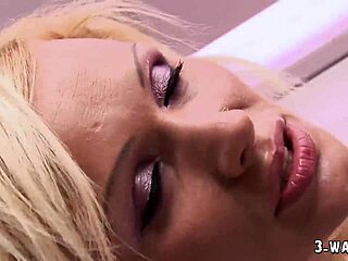 i'm in 3-way with sharon pink and jannet