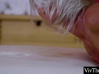 Steamy massage session turns into steamier MILF encounter