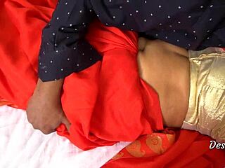 Married Indian woman gets hardcore sex on holiday