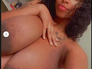 Big boobs and round ass in solo play