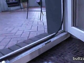 WATCH HER GET RODE IN THAT STRETCHED BUTTHOLE!