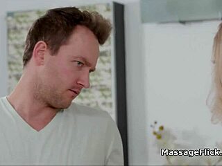 Girlfriend Gets Sucked by Hot Masseuse in Lobby