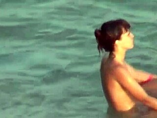 Hot amateur couple enjoys passionate outdoor sex on beach