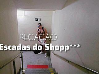 i found two guys transando on the shopping stairs and decidid to participate
