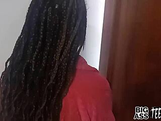 i had sex with my stepsister who has a huge ass