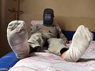 Old gay amateur serves married welder's feet in motel trailer.