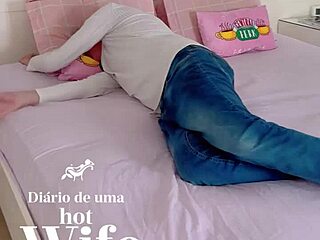 Voluptuous vixens julia ann & jessica jaymes indulge in pussy licking