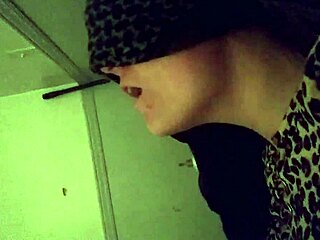 Amateur teacher enjoys a hairy cougar’s squirt in quarantine