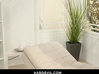 rebel rhyder, how deep can ian scott go in your prolapse?