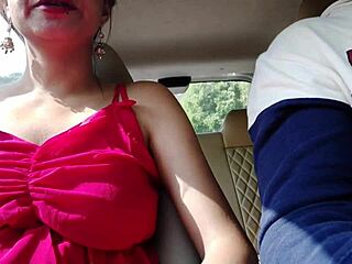 Indian Bhabhi Gives Epic Blowjob for Loan! Can You Believe This Outdoor Action?