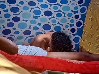 Italiana ninfomana gets fucked by neighbors without condom.