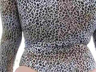 Vanillababyy Dances Energetically in a Vibrant Routine