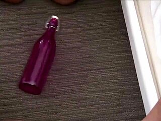 Samantha arranges lesbian bottle game in the shower