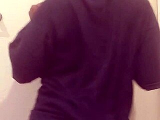 Naejae seduces u with a strip tease before she squirts