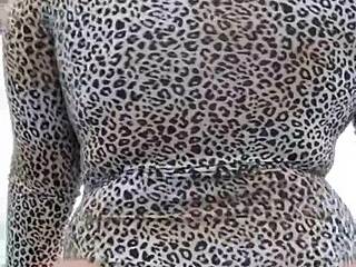 Vanillababyy Dances Energetically in a Vibrant Routine