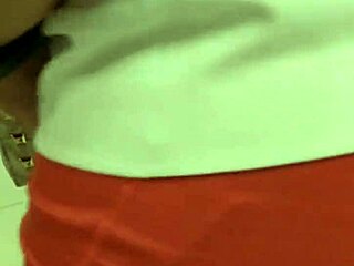 Hot girl SHOWS OFF her NICE ASS in TIGHT SHORTS at the MARKET