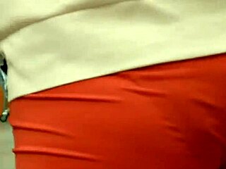 Hot girl SHOWS OFF her NICE ASS in TIGHT SHORTS at the MARKET