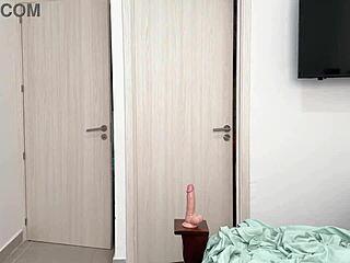 अरे, चालाक स्टीपब्रदर, मेरे डिल्डो को अपने कॉक से क्यों बदल रहा है मेरे अंदर?