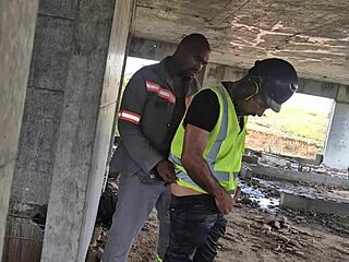 workers banging bareback in public after hours 😜