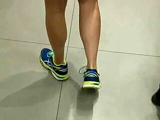 Hot girl SHOWS OFF her NICE ASS in TIGHT SHORTS at the MARKET