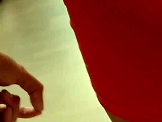 Hot girl SHOWS OFF her NICE ASS in TIGHT SHORTS at the MARKET