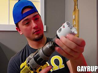 Masyn thorne fucks jacob acosta at glory hole?