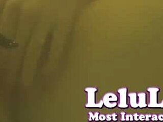 Intriguing underwater pussy shaving view