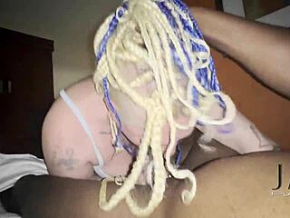 Jay Playhard gets a deepthroat surprise from Livieblainn