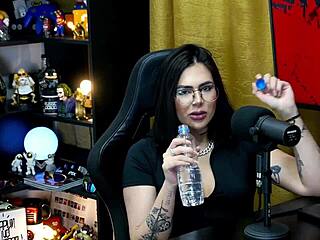 Lary Cubas Sees Big Dick!