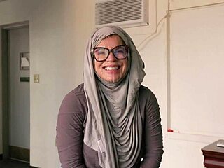 Beautiful hijabi cosplayer gets a facial in a blowbang scene