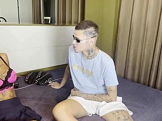 Fiquei pelada na frente do meu melhor amigo gay e nao imaginei que isso aconteceria