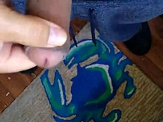 I am Angel and I like to have fun with my body
