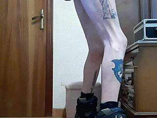 Melvincoficial gay español solo masturbation on skates