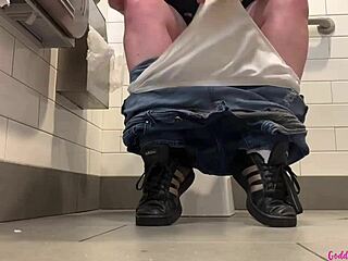 Compilation of dirty feet, bouncing boobs and pissing pussies with BBW and MILFS