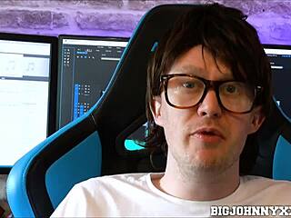 Nerd gets his big cock sucked by Italian teen