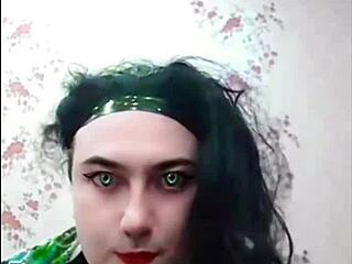 Twerking Big White Ass Sissy Crossdresser in Amateur Gay Clip