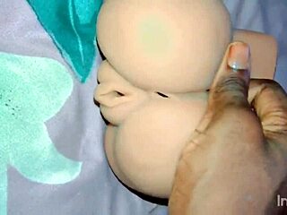 Black housewife gets cum on her ass while being fucked
