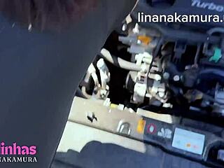 Novinha asiatica pede ajuda pra caminhoneiro que acabou fudendo sua bucetinha no pelo no meio da estrada Lina Nakamura John Coffee