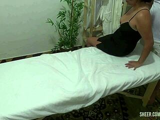 novinha sucks massagista's cock during tantric massage session