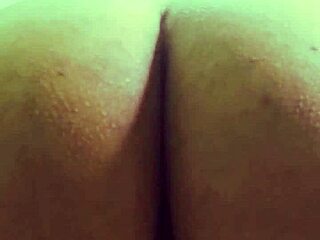 Hot Indian teen’s big ass in viral videos