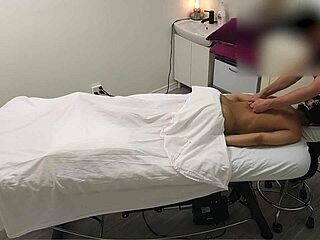 Skinny teen Sarah gets her first amateur massage