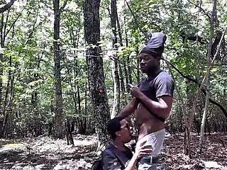 cutie redhead shows ass on chaturbate