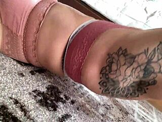 Amateur beauty gets off to a rough morning solo session