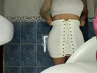 Amateur BBW caught exposing her big ass in a public bathroom