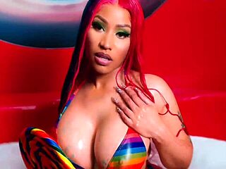 Nicki Minaj in hot erotic solo performance