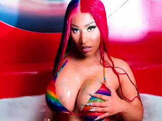Nicki Minaj in hot erotic solo performance
