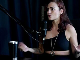 a mãe descobriu a sua orgia ainda não gravou com travesti decidiu parar pra se curar e foi chamada de atriz pornô evangélica - kamilla werneck sheer red